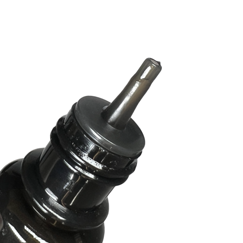 Pájecí kapalina CleanFlux Standard – detail hrotu pro precizní aplikaci.